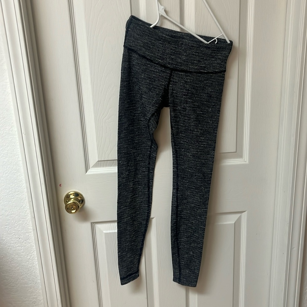 Size 6 gray pattern Lululemon leggings